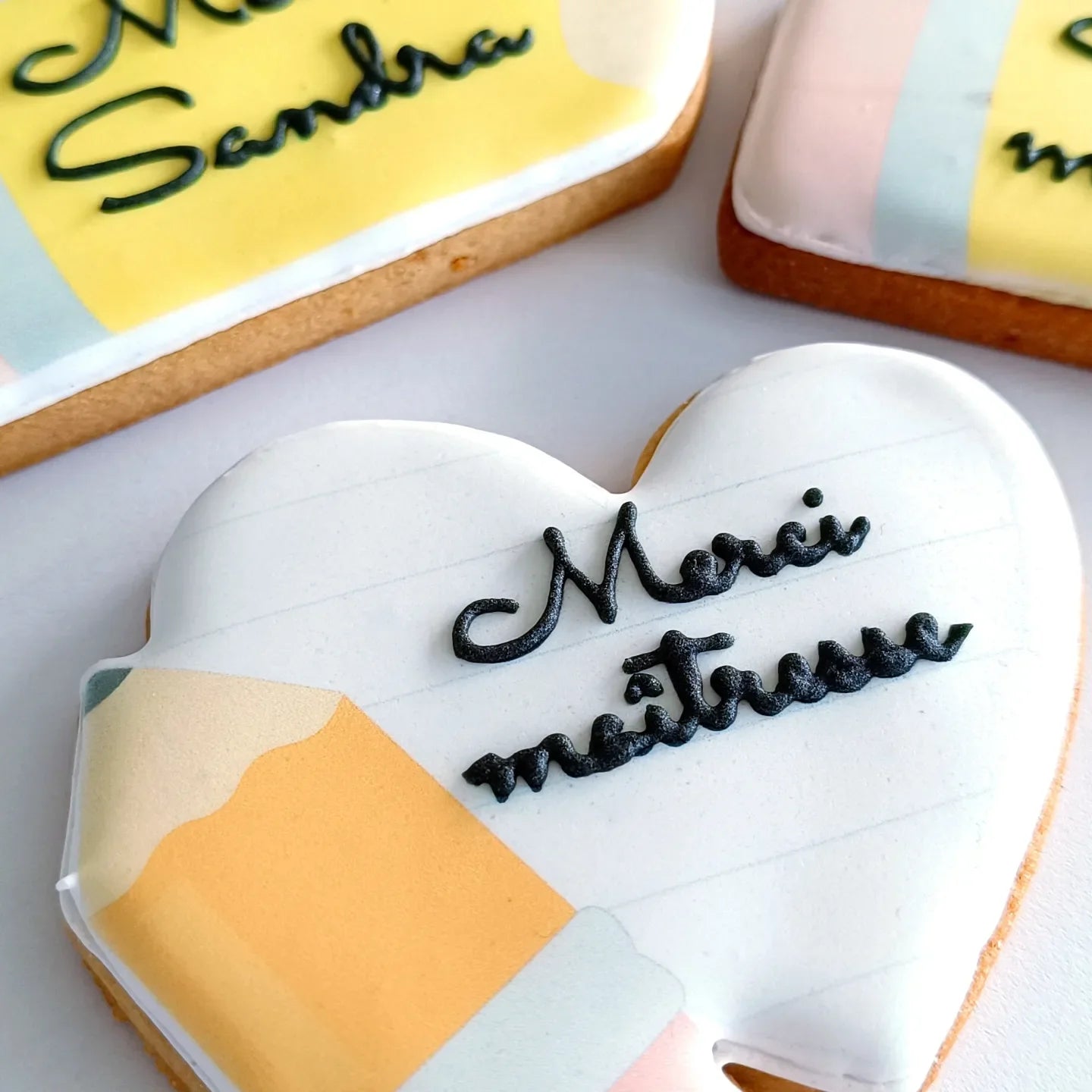 Biscuit coeur - merci + prénom personnalisé